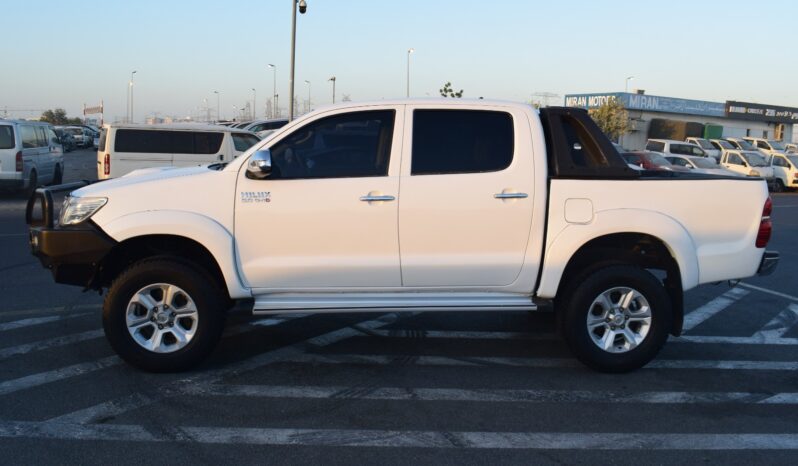 
								Toyota Hilux 2013 full									