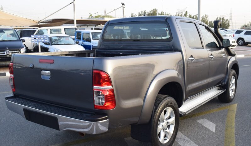 
								Toyota Hilux 2014 full									