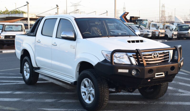 
								Toyota Hilux 2013 full									