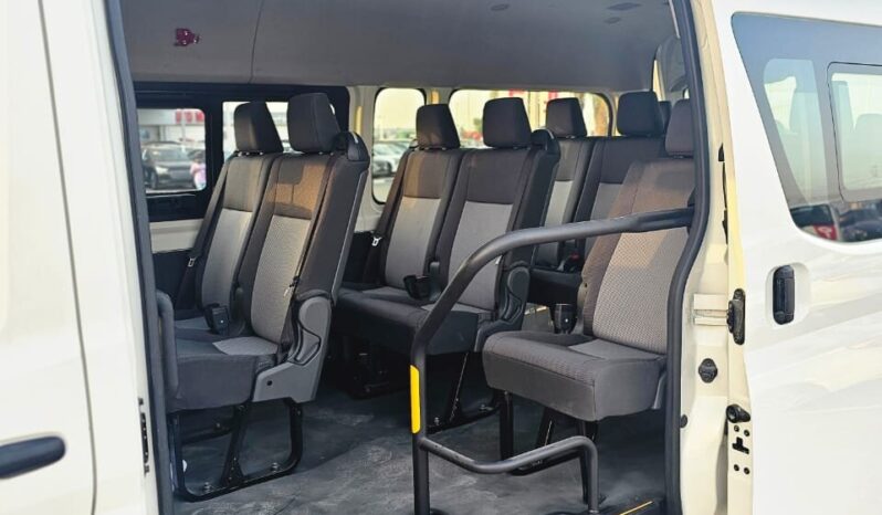 
								TOYOTA HIACE 2021 DIESEL full									